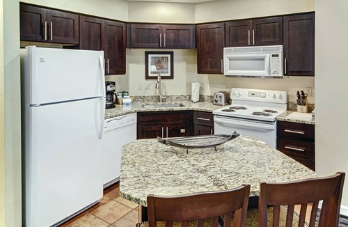 Pinetop Condo | Pinetop | Couples Mountain Getaway | Pool + Hot Tub