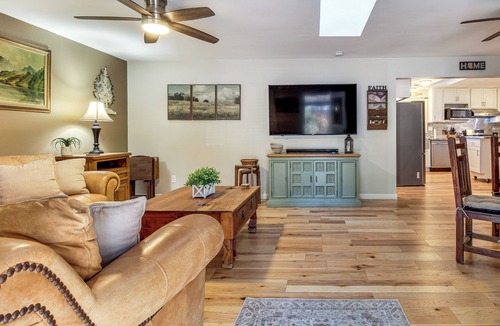 Pinetop Cottage | Pinetop-lakeside Cabin, Walk to Woodland Lake Park
