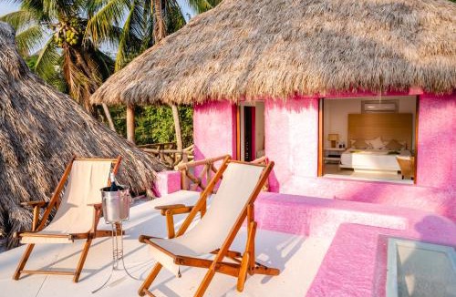 Costa Careyes Hotel | Playa Rosa Bungalows Careyes