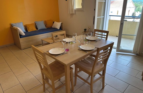 Solenzara Apartment | PMR 2/4 persons - Air conditioning - swimming pool - 100m from the beach