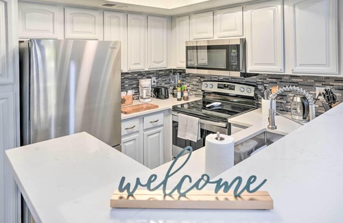 North Mountain Condo | Pool Access! Condo Near Peoria Sports Complex