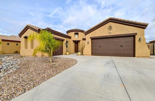 Queen Creek House | Pool, BBQ & Bar: Family Home in Queen Creek