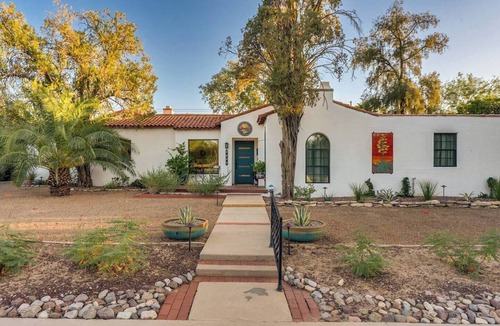 Sam Hughes House | Pool & Hot tub! Sam Hughes University Lux!Walkable