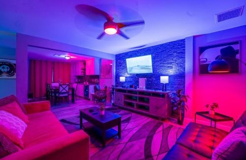 Scottsdale Estates Six House | Poolside Nights & Neon Vibes! Scottsdale Escape