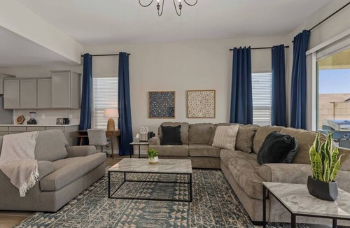 Maricopa House | Popular Maricopa Dream Home! Pets stay for free!