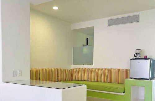 Centro Hotel | Prime Cabo Location: Downtown, Beaches & The Arch Just Minutes Away l 2 Rooms