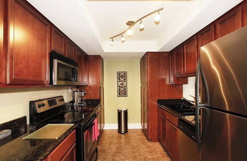 Hacienda Granada Condo | +PRIME LOCATION+ Cozy Condo in Phoenix Arcadia Lite Area.