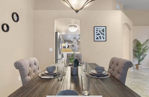 Glendale House | Prime Location With Pool Just 3-mins From Westgate Entertainment!