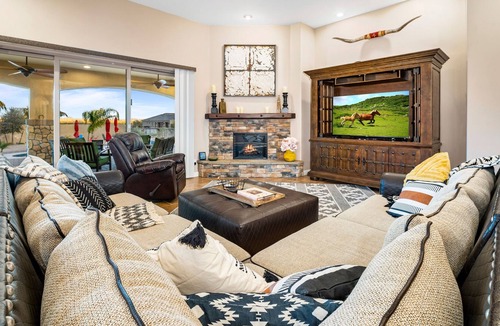 Desert View House | Private 3,200 sq. ft. Desert Oasis