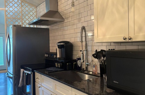 Tempe Apartment | Private Cottage - ASU - Free Shared Bikes - Pets OK