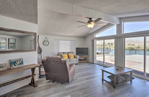 Holiday Shores House | Private Dock, Tons of Fun! Home on Colorado River