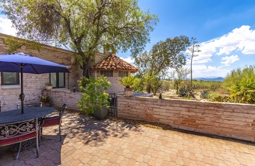 Catalina Foothills Estates Apartment | Private Guest Wing in the heart of the Catalina Foothills w/Rooftop Patio