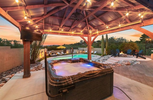 Heatherwood Hills House | Private Home~Two Fire Pits~Salt Pool~Mini Golf~Theater~EARLY CHECK-IN