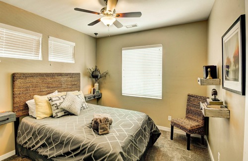 Southside House | Private Rooftop Deck w/ Mtn views and AC! Located Downtown Near New Aspen Place!