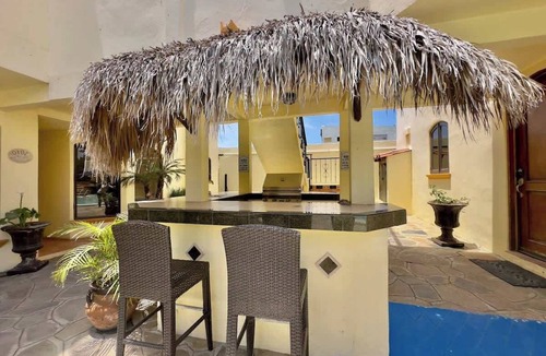 Playas de Rosarito Apartment | Puerto Nuevo Surf Casita Sonrisa 1 BR with pool