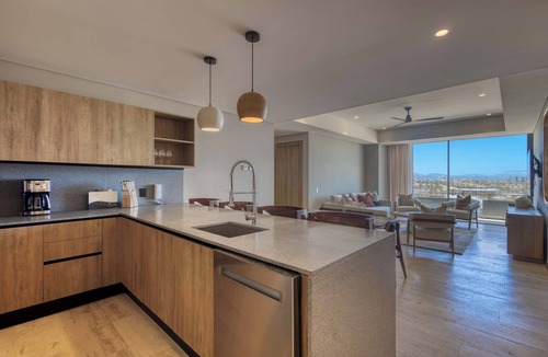 Zona Hotelera Apartment | Punto Nima: Panoramic PH with Private Terrace