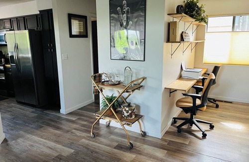 Flagstaff House | Quaint and Quiet Townhouse in Continental Country Club