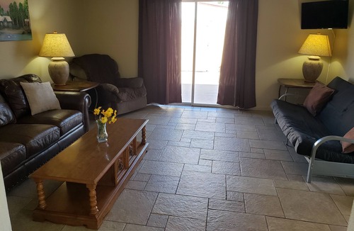 Villa De Paz House | QUIET AND COZY & SLEEPS 13