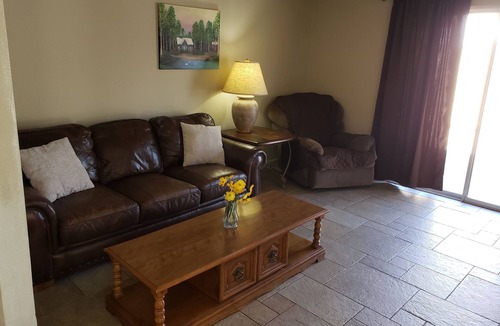 Villa De Paz House | QUIET AND COZY & SLEEPS 13