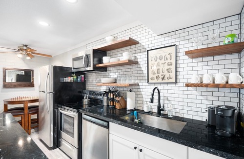 Camelback East Apartment | Quiet, freshly renovated apt. with canal access and mountain views
