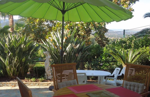 Bastelicaccia Apartment | Quiet, independent F2 ground floor villa between sea and mountains.