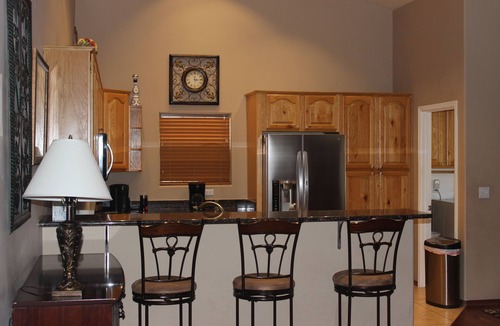 Pinetop-Lakeside House | Rainbow Lake home in gated community with boats, hot tub, Tesla EV and lake acc