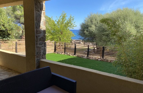 Favone Apartment | RCV-Apartment-Ensuite with Shower-Sea view