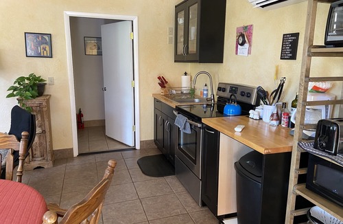 West Sedona Cottage | Red Rock Retreat: Hot tub, walk to creek for swimming,.