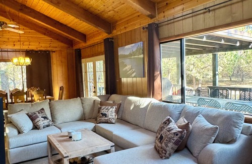 Overgaard Cabin | ReelParadise Cabin 3BR/2BA with AC, WiFi, cable - ready for your quick escape!