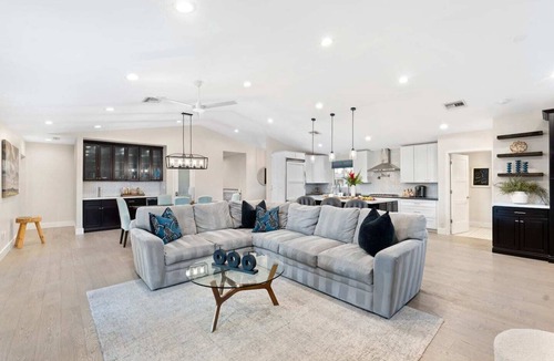 Sherwood Towne House | Refined Arcadia Estate | Chef's Kitchen | Minutes to Scottsdale Nightlife