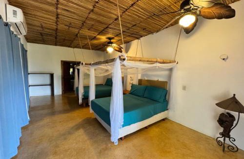 San Agustinillo House | Refugio tropical con alberca, WIFI Starlink y vista al mar