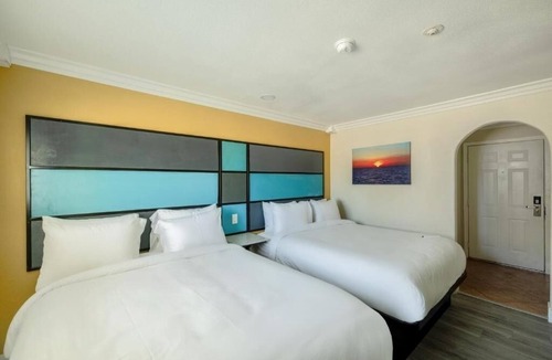 Victorville Hotel | Relax in a 2 Queen Beds Room for Family Stays in Victorville – 3 Rooms