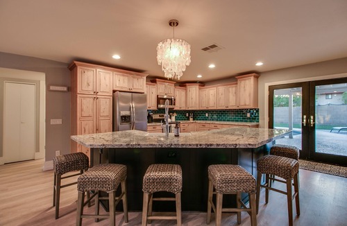 Sunburst Estates House | Relaxing 4 Bdrm Retreat in the Heart of Scottsdale! Big yard and Heated Pool!