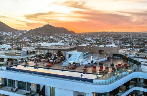 El Medano Ejidal Apartment | Relaxing Getaway Away! Swimming Pools, Pet-friendly, Free Parking, Beachfront!