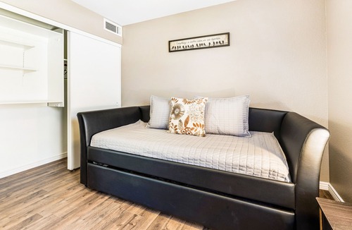 La Buena Vida House | Relaxing home near Cardinals Stadium with private yard, grill, patio, & firepit