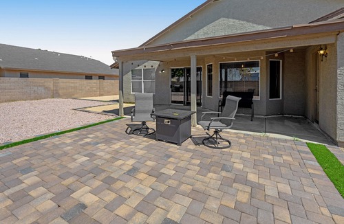 La Buena Vida House | Relaxing home near Cardinals Stadium with private yard, grill, patio, & firepit
