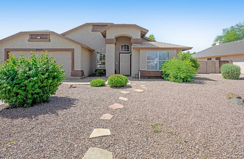 La Buena Vida House | Relaxing home near Cardinals Stadium with private yard, grill, patio, & firepit