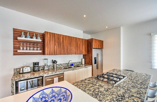 Emiliano Zapata Condo | Relaxing Oasis in Zenith – Pool, Gym, and More!