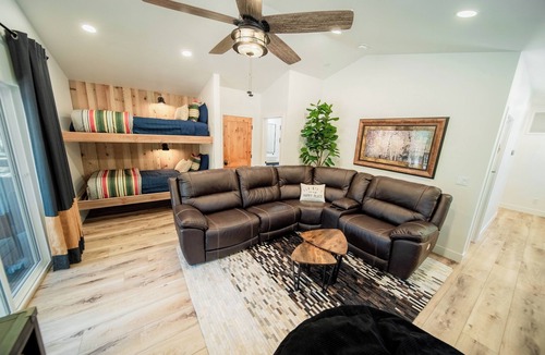 Flagstaff House | Remote 2-bedroom house in beautiful Flagstaff with AC
