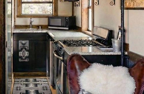Sedona House | Renew Cabin | Hot Tub, Cold Plunge, Red Rock Canyon View, Stargazing Deck, Fire Pit