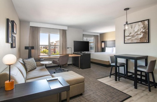 Glendale Sports and Entertainment District Hotel | Residence Inn Phoenix Glendale Sports & Entertainment District