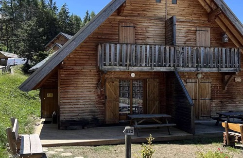 La Joue du Loup Ski Chalet | Residence Residence Les Flocons Du Soleil - Chalets for 6 People