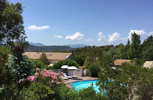 Santa Giulia Villa | residence stella d'oro n. 6, f3 a santa giulia