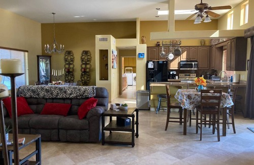 Desert View Village House | RESORT STYLE DESERT LIVING, PRIVATE POOL & SPA, HIKING, STAR GAZING, GOLF, SHOP
