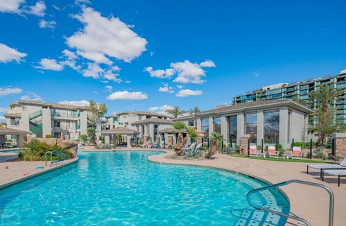 Kierland Apartment | Retail & Sun Oasis Remodeled 2-Queen 2BR Suite