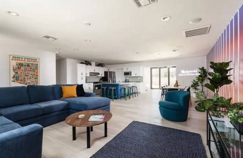 Park Scottsdale Townhouse House | Revolution Retreat- Heated Pool 5 Mins to Old Town-Hidden Room