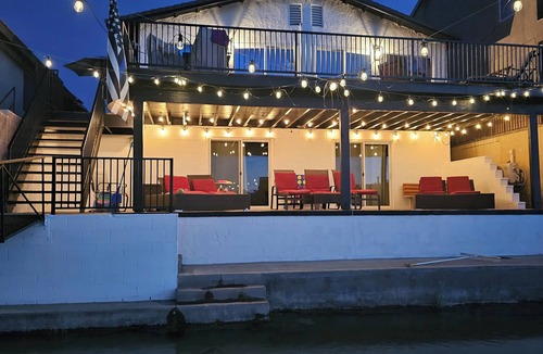Bullhead City House | RIVER HOUSE - WATERFRONT RETREAT W/RELAXING DECKS - ONLY 8 MINS FROM LAUGHLIN