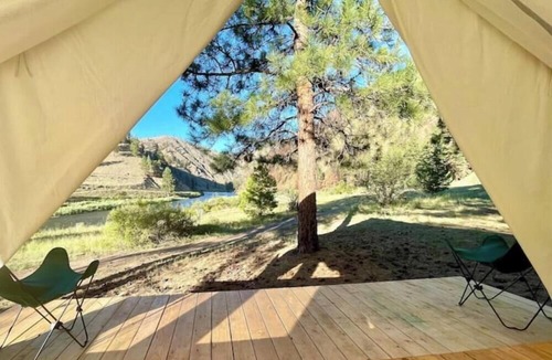 Shoup RV Rental | Riverfront Deluxe Glamping, Breakfast Included, Sleeps 4-5