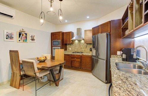 Emiliano Zapata Apartment | Romantic Zone Luxury | V399 Condo w/Infinity Pool