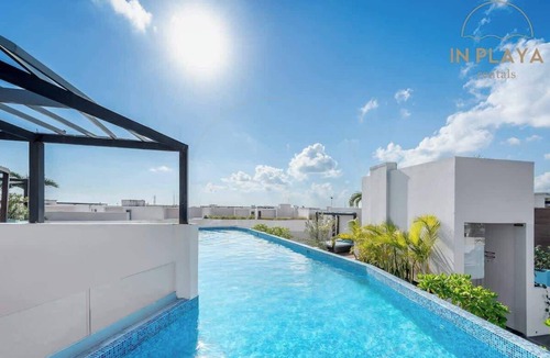 Downtown Condo | Rooftop Pool Condo Steps from 5th Avenue